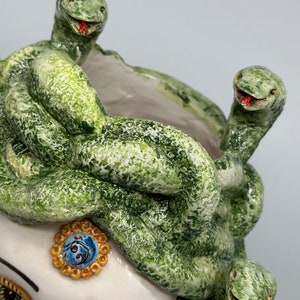 Testa Mitologica Medusa Ceramica Caltagirone cm H.38 L.25 Artigianale Verde - DD CERAMICHE SICILIANE