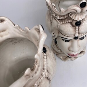 Teste di Moro Emiro Ceramica Caltagirone cm H.30 L.18 Artigianale Écru Sfere Nero DD CERAMICHE SICILIANE