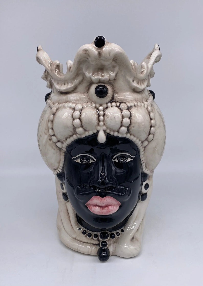 Teste di Moro Emiro Ceramica Caltagirone cm H.30 L.18 Artigianale Écru Sfere Nero DD CERAMICHE SICILIANE