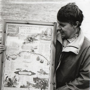 Historisches Schiffswrack Poster von Whisand Bay, Looe and Polperro Vom Künstler signiert