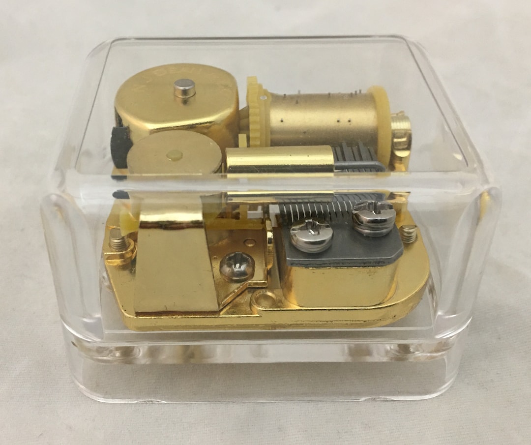 Davy Jones Musical Locket Music Box, Small Perspex Music Box Playing Davy Jones Pirates of the