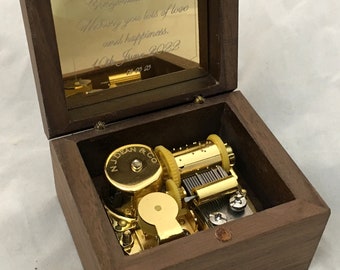 Slipping Through My Fingers-muziekdoos, handgemaakte miniatuur notenhouten muziekdoosjes