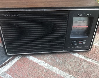 1950s WORKING Vintage General Electric Solid State AM Radio Mid Century Modern Model T1130B Works great 1960s Mad Men