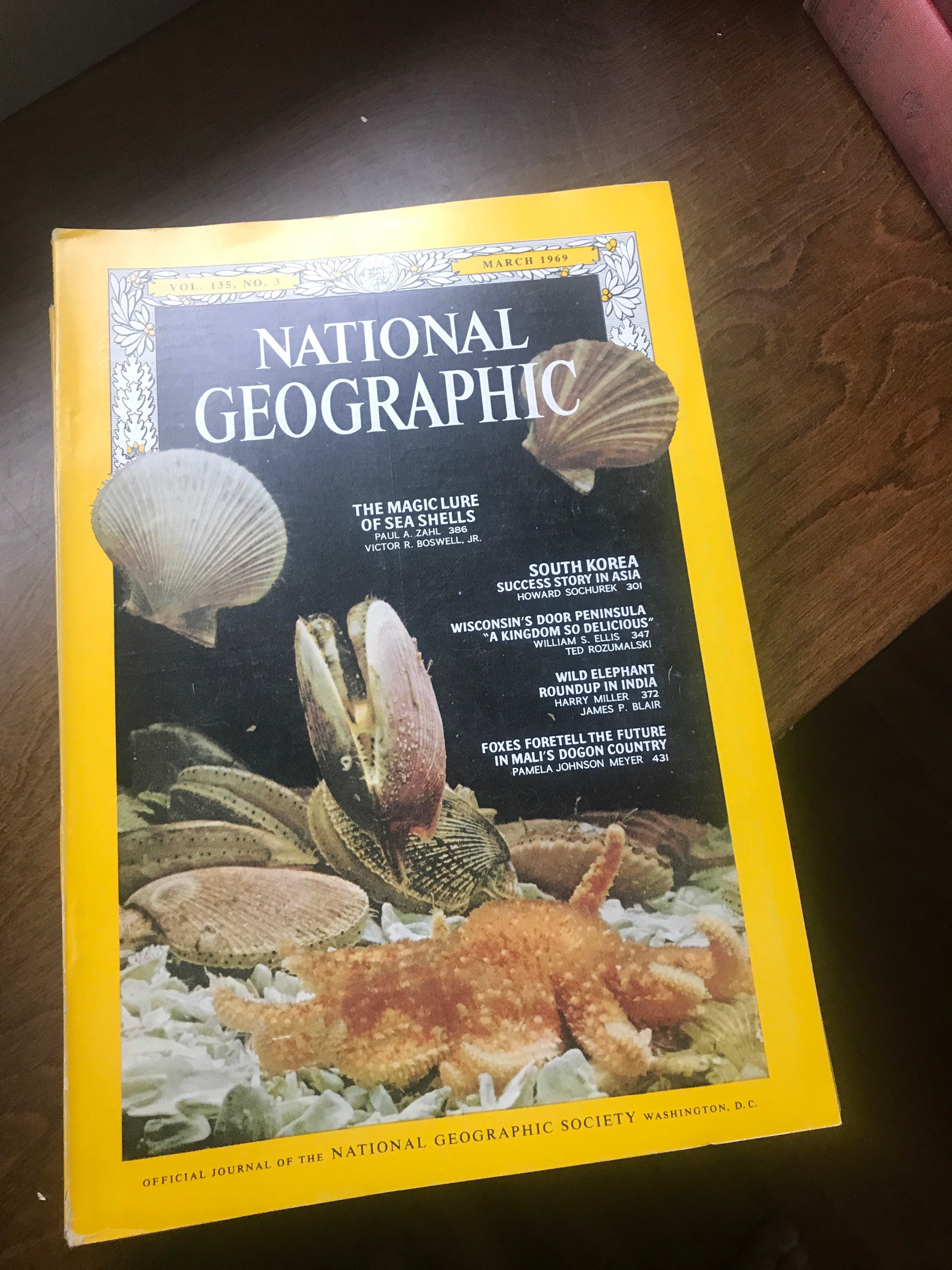 Set of 10 vintage National Geographic Magazines. All from 1969 Etsy