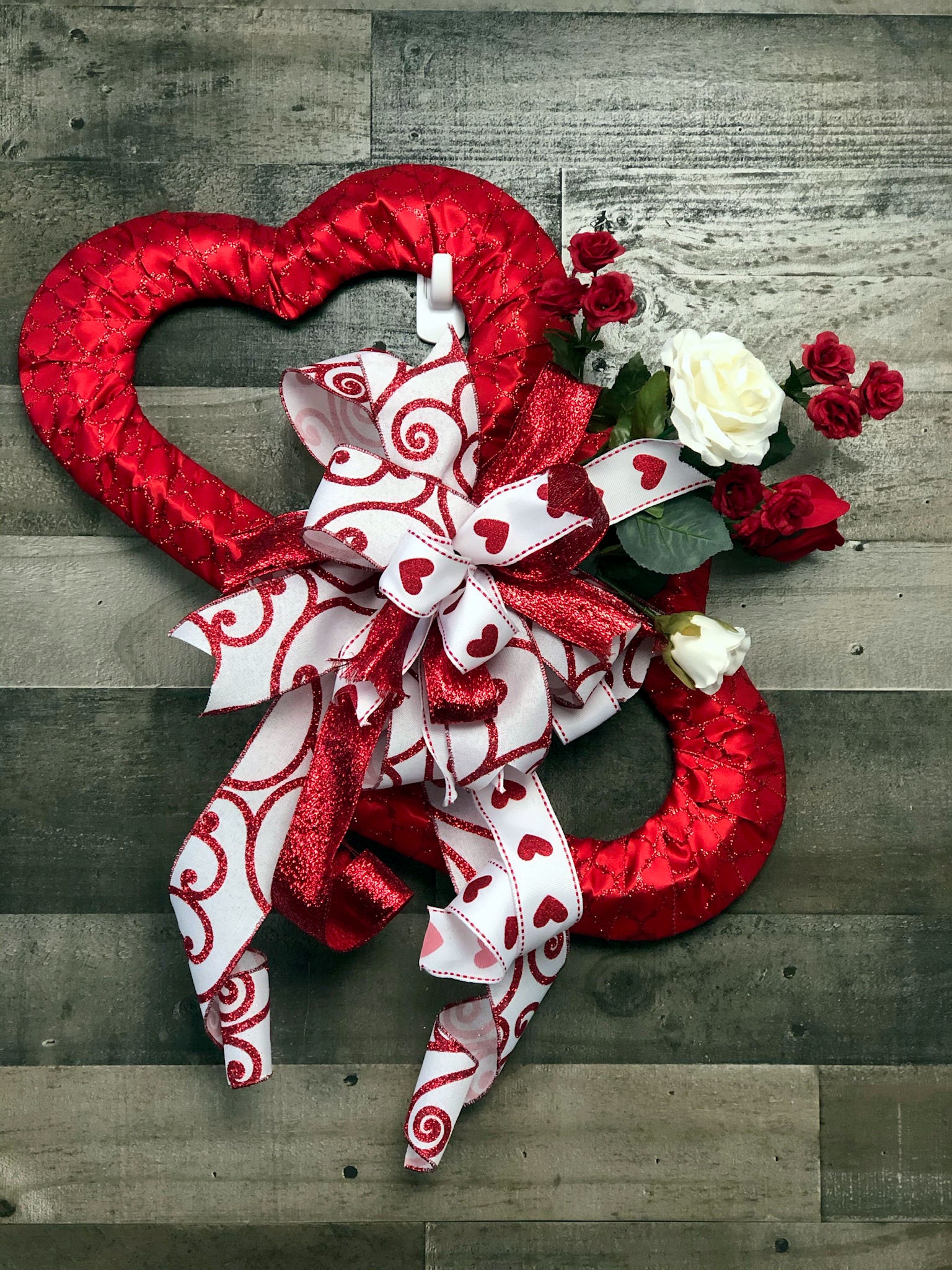 Double-Sided Heart Wreath Decorative Sign That Says I Love You