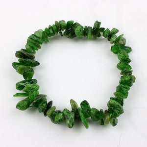 Natural Chrome Diopside Bracelet on Rubber Gemstone Bracelet Green Splinter Stone Jewelry Unisex Healing Birthday Gift Nuggets approx. 19 cm