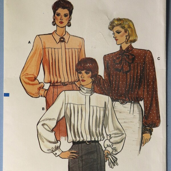 Vogue 9786.  Misses blouse pattern.  Vintage 1986 front pleated blouse with collar variations pattern.  SZ 10 Uncut