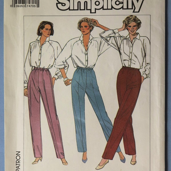 Simplicity 7470.  Misses pants pattern.  Proportioned pull on tapered pants pattern.  SZ 14.  Uncut