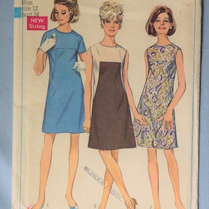 Simplicity 7535.  Dress pattern.  Vintage 1968  A line shift dress pattern.  Summer shift dress pattern. SZ 12 Uncut