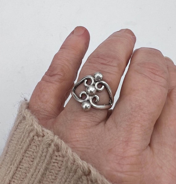 1970s Estate Sterling Silver Openwork Ring/Three … - image 9