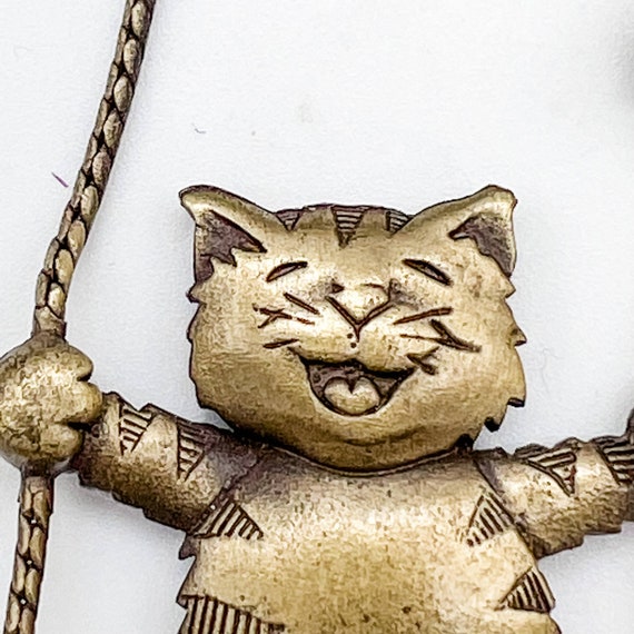 Cat on a Swing Brooch/Jonette Jewelry/JJ/1980s - image 5