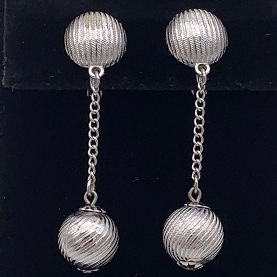 Monet Textured Silvertone Ball Drop Earrings/1960s - image 2