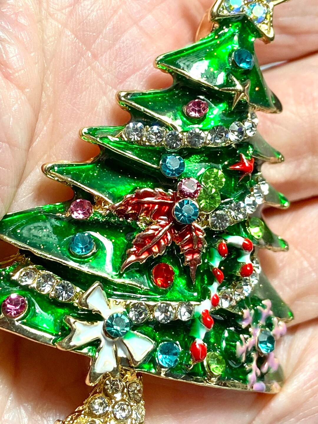 Broche Ancienne En Forme D'étoile - Strass Vert - Couleur Or - Réf. B3729 - Occasion Bon état