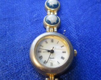 Vintage Avon blue white pebble watch retro jewellery