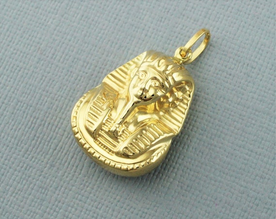 Tutankhamun gold pendant clearance