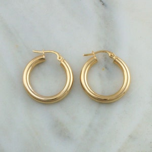 9ct Yellow Gold Round Tube Hoop Earrings 22mm - 9ct Gold Hoop Earrings