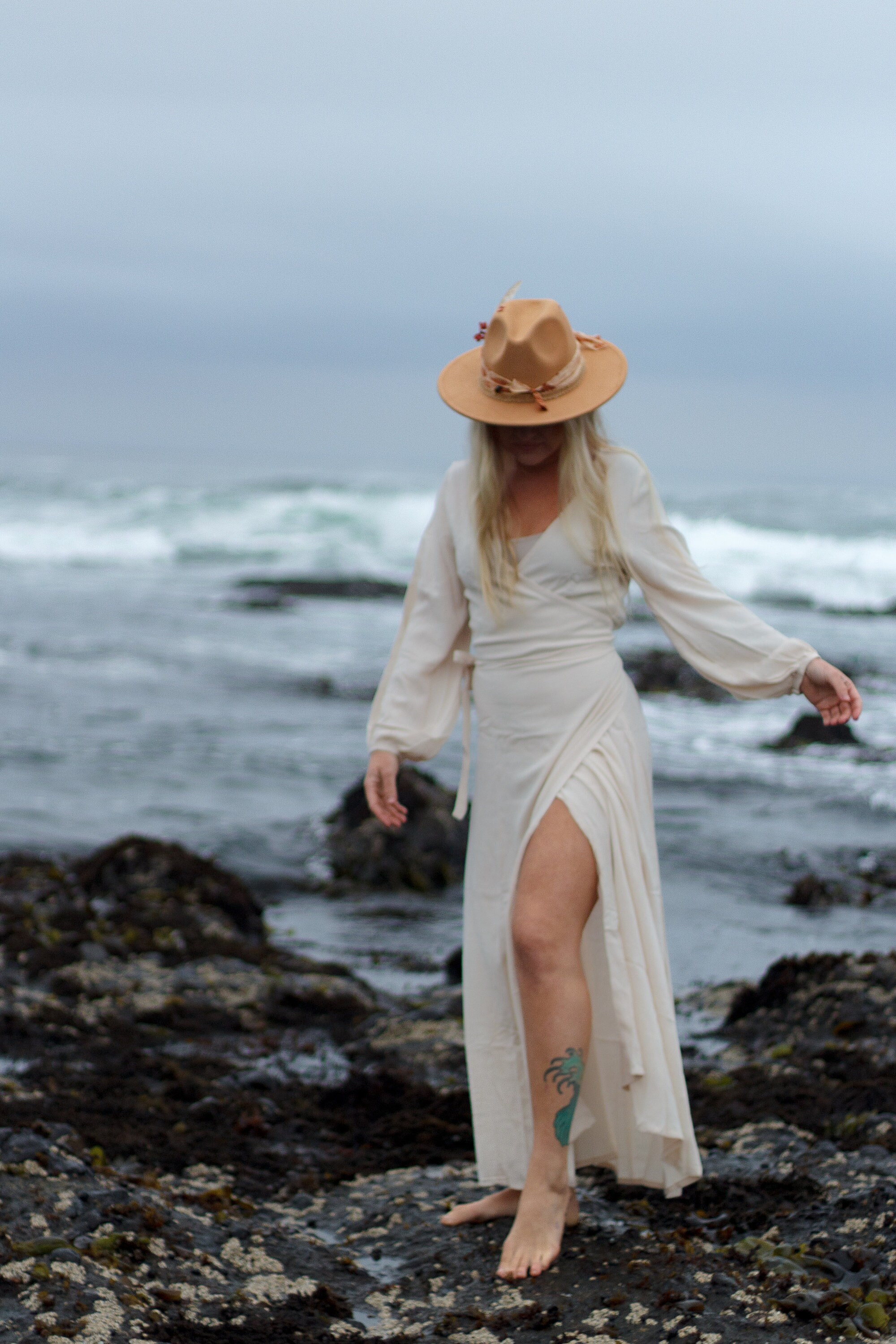 ★I AM MARI★ COLLAR BONY KNIT LONG DRESS Ashera Metallic Knit Dress – SER.O.YA