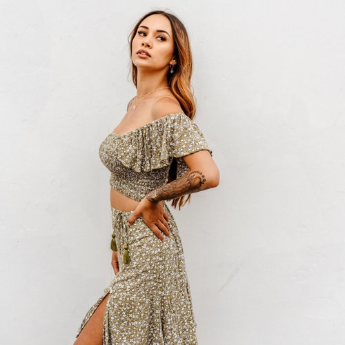 Long Sleeve Sage Green Wrap Maxi Dress, Floral Print, Boho Chic, Minimalistic Wedding Dress, Summer Dress - Etsy Long Sleeve Sage Green Wrap Maxi Dress, Floral Print, Boho Chic, Minimalistic Wedding Dress, Summer Dress - Etsy