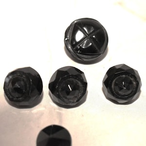 Lot De 7 Boutons Anciens En Jais Noir Facettés - Diamètre >11 Mm - Neuf Mais Ancien