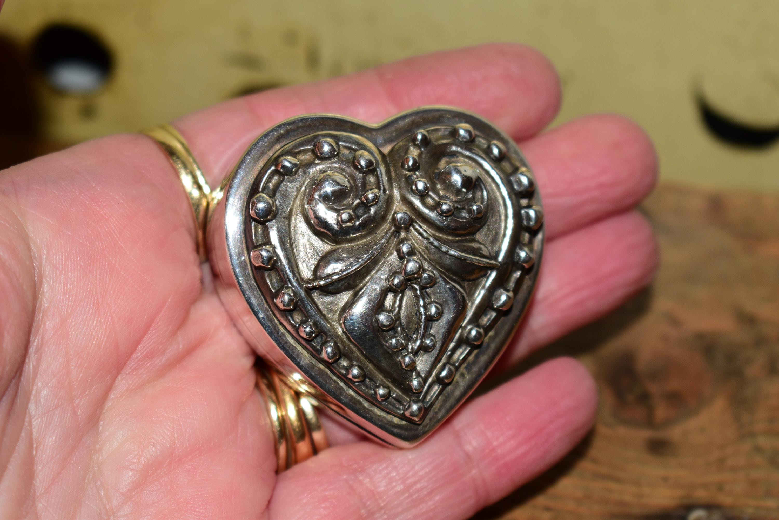 Christian Lacroix ブローチ ペンダントトップ カラーストーン Christian Lacroix Vintage Jewelry - Etsy