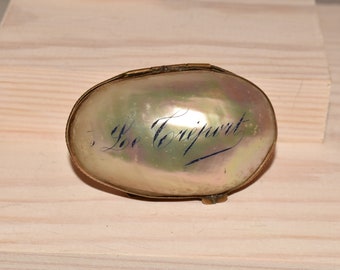 Etui Thimble Store/Case Chatelaine Wonderful Victorian Shell and Gilt Hinged Grand Tour Le Treport