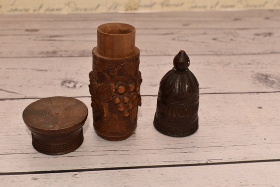 Antique Black Forest Carved Bobbin Case: Victorian Etui Sewing Notion