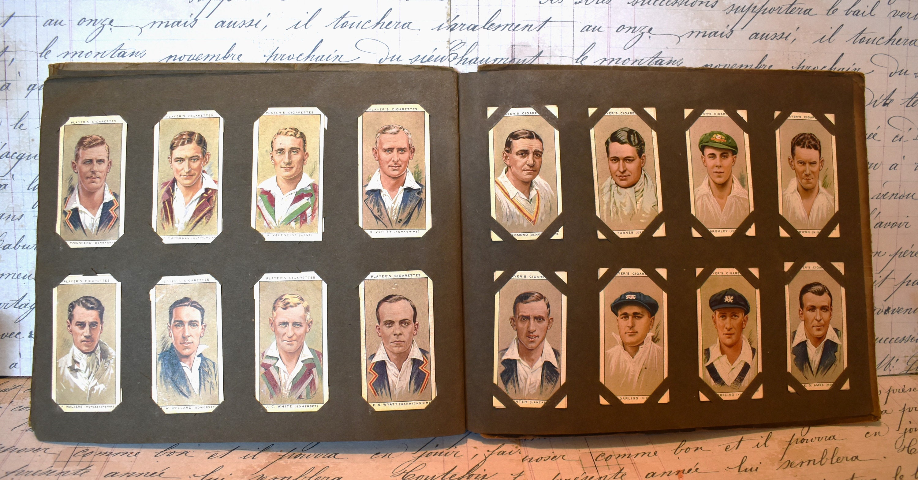 人気メーカー・ブランド カード 年代のシガレット 1930 アルバム クリケット選手、軍事 - 洋書