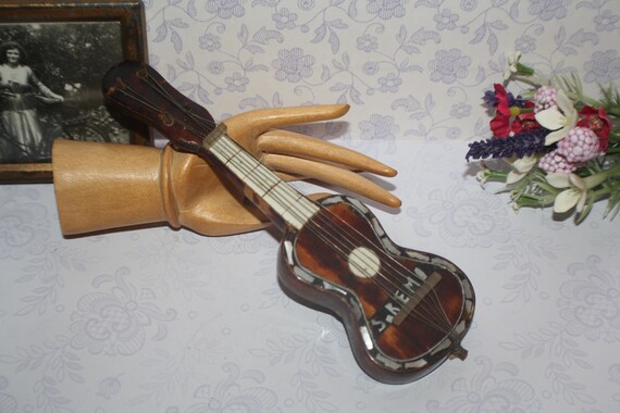 Miniatura Vintage Guitarra Hermosa faux Tortoiseshell y - Etsy México Miniatura Vintage Guitarra Hermosa faux Tortoiseshell y - Etsy México