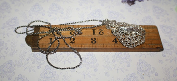 Cicado Pendant and Chain - Gorgeous Vintage 24 in… - image 3