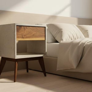 Table de chevet Straight Edge en béton et noyer : table de chevet moderne Mid-Century