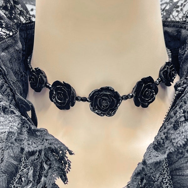 Gothic black Rose jewelry set, gothic wedding jewelry, black rose necklace, gothic flower earrings, gift for her, gothic Christmas gift