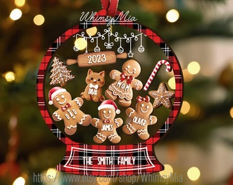 Personalized Shaker Ornament with Gingerbread Family and Pets, Custom Family Ornament 2025, 4D Shake Ornament, Gingerbread Ornament