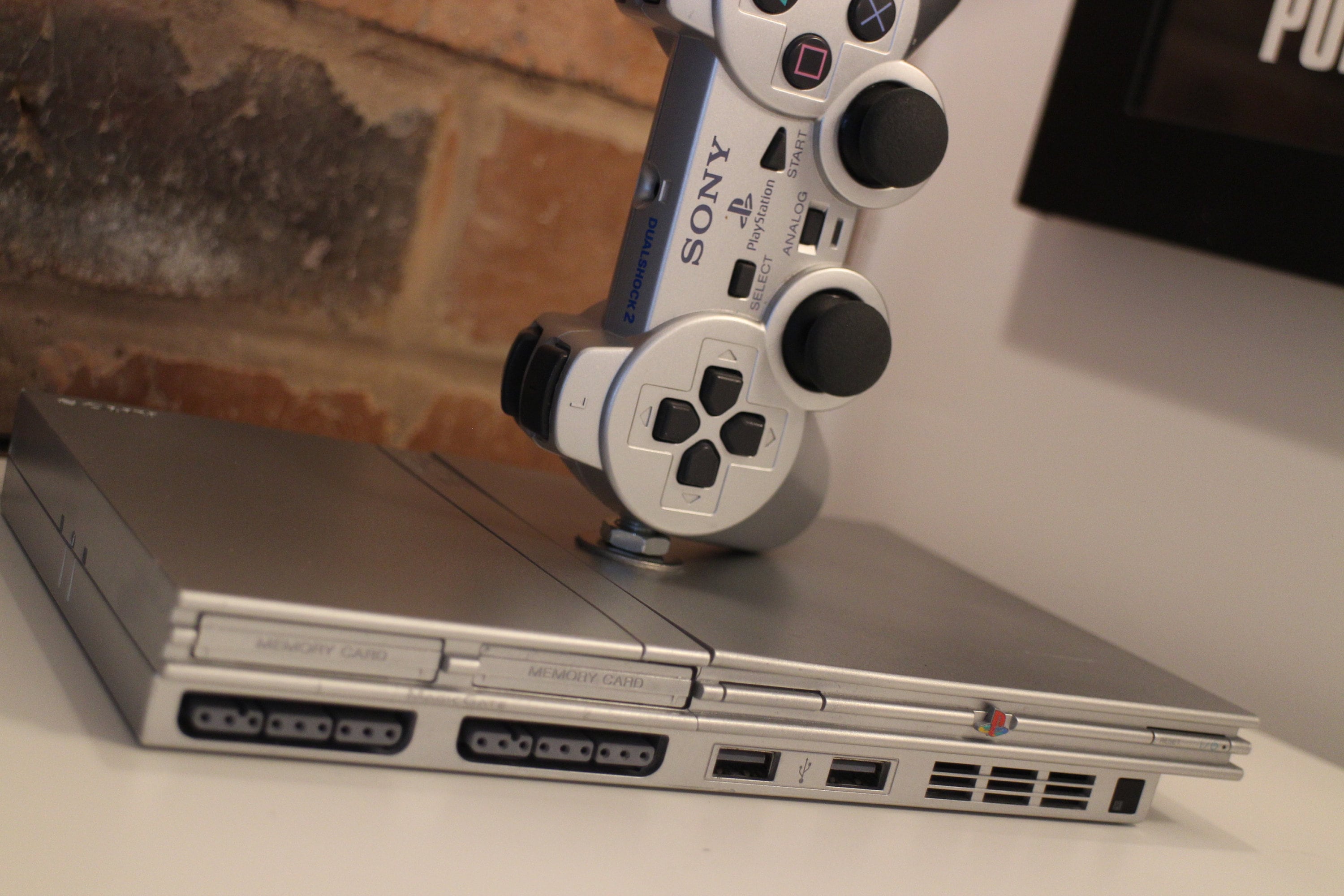 Playstation zwei schlanke Silber PS2 Retro Gaming Schreibtisch