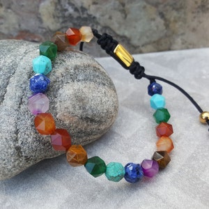 Buntes Perlen Armband | Sieben Chakren | Natürliches Edelstein Armband | Einstellbar Unisex Armband | Geschenk für Sie oder Ihn