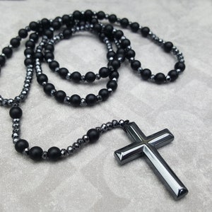 Collier chapelet Alex. Collier pour homme. Hématite. Crucifix. Pierre d'onyx. Religieux chrétien catholique. Bijoux homme. Cadeau pour lui Hematite & Onyx