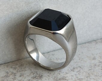 Black jewel ring deals