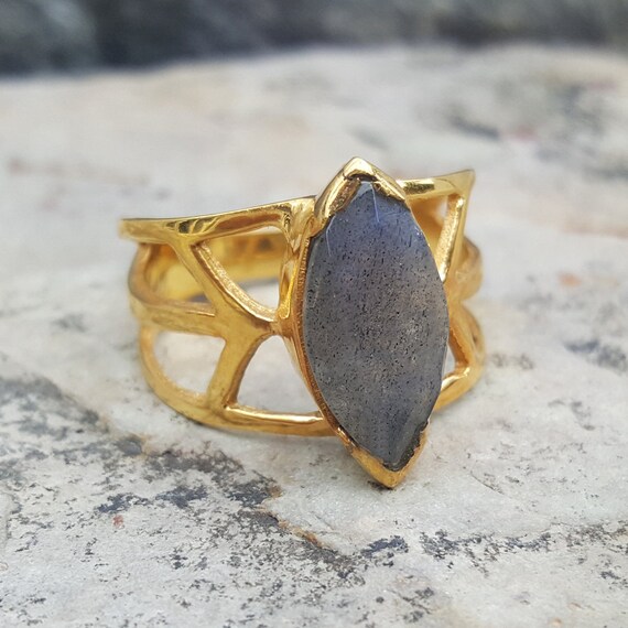 Labradorite gold best sale ring