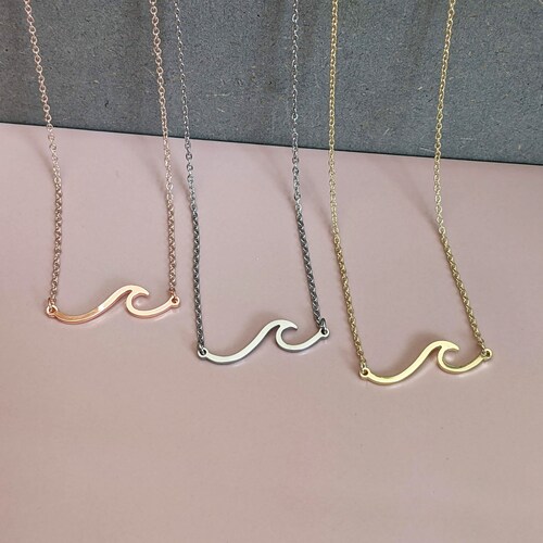 Women Wave Necklace. Gold Chain. Rose 