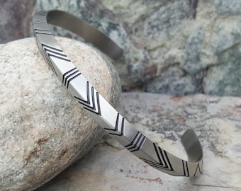 Men’s Adjustable Arrow Cuff Bracelet | Silver Bangle for Him | Minimalist Men’s Jewellery | Optional Stainless Steel Set | Gift for Him