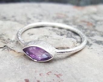 Ring for woman. Silver ring. Gift for woman. Gemstone ring. Birthstone February. Amethyst Ring. Gift for Her. Gift for Wife. Christmas Gift