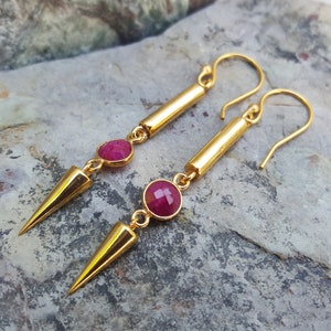 Rot Rosa Tropfen Ohrringe | Lange Rubin Ohrringe | Gold & Silber | Juli Birthstone Schmuck | Geschenk für Sie | Geschenk für Frau