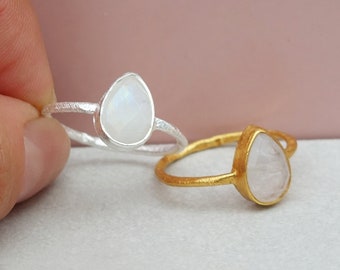 Moonstone rings. Gold ring for women. Gemstone silver rings. June Birthstone. White stone. Gift for her. Teardrop. Stack ring. Woman
