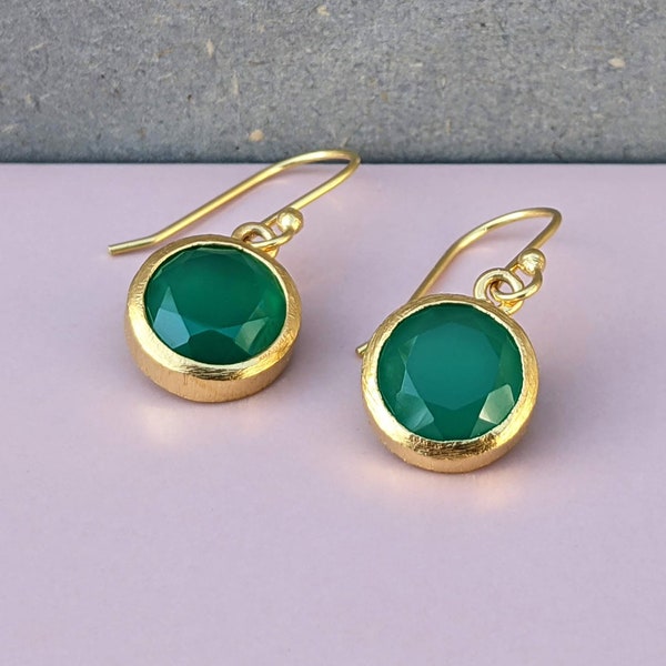 Groene Onyx oorbellen. Dangle Drop oorbellen voor dames. Geboortesteen van mei. Sieraden cadeau voor haar. Vrouwen oorbellen. Groene Steen. Ronde cirkel