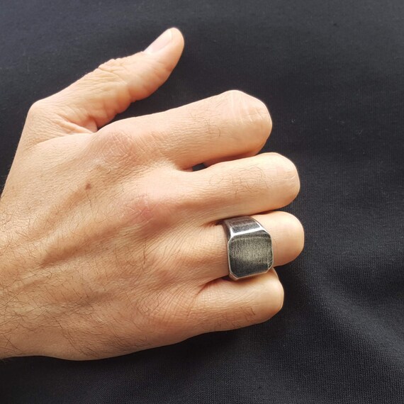 Square metal shop rings