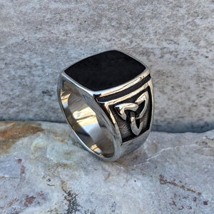 Zwarte vierkante geëmailleerde ring | Roestvrijstalen herenring | Gotische bikerstijl | Punkrocksieraden | Cadeau voor hem | Cadeau voor vriend(in)