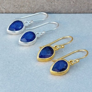Pendientes colgantes de lágrima de zafiro azul / Opciones de oro y plata / Piedra preciosa azul / Piedra natal de septiembre / Regalo para ella / Joyería para mujer