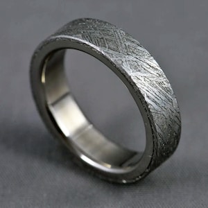 Gibeon-meteorietring, meteoriet, titanium trouwring, verlovingsring