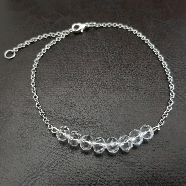 Bracelet chaîne en acier inoxydable serti de 8 perles de verre de couleur blanc transparent