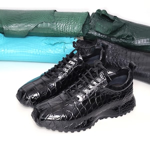 Zapatillas de piel auténtica para hombre - Piel de caimán negra y marrón oscuro, tallas 7-11 (EE. UU.)