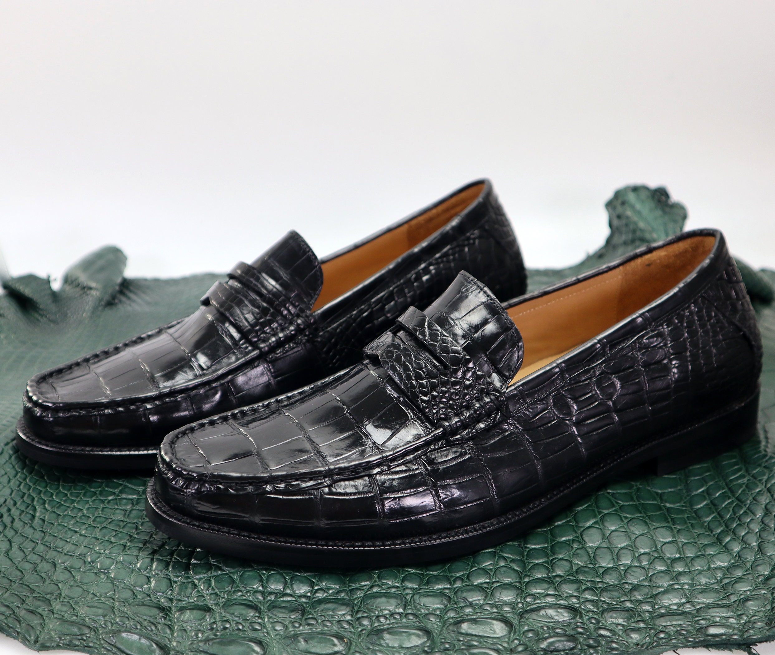 Genuine Leather Men's Shoes Black Alligator Slip-on Loafer
